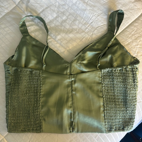 Abercrombie & Fitch Green Fitted Pleated Crop Tank Top - Picture 5 of 9